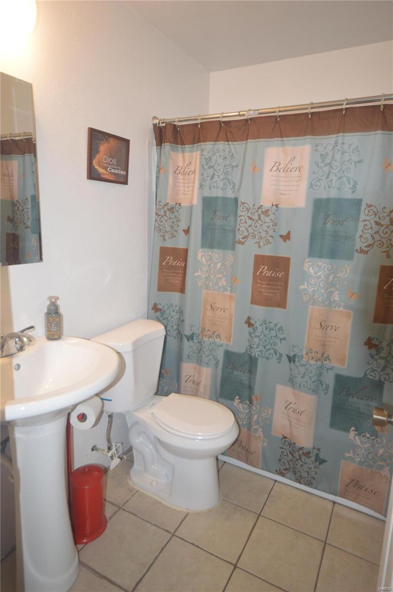 2268 Brown Road St. Louis, MO 63114 - Photo 12 of 23 Gallery Image 12