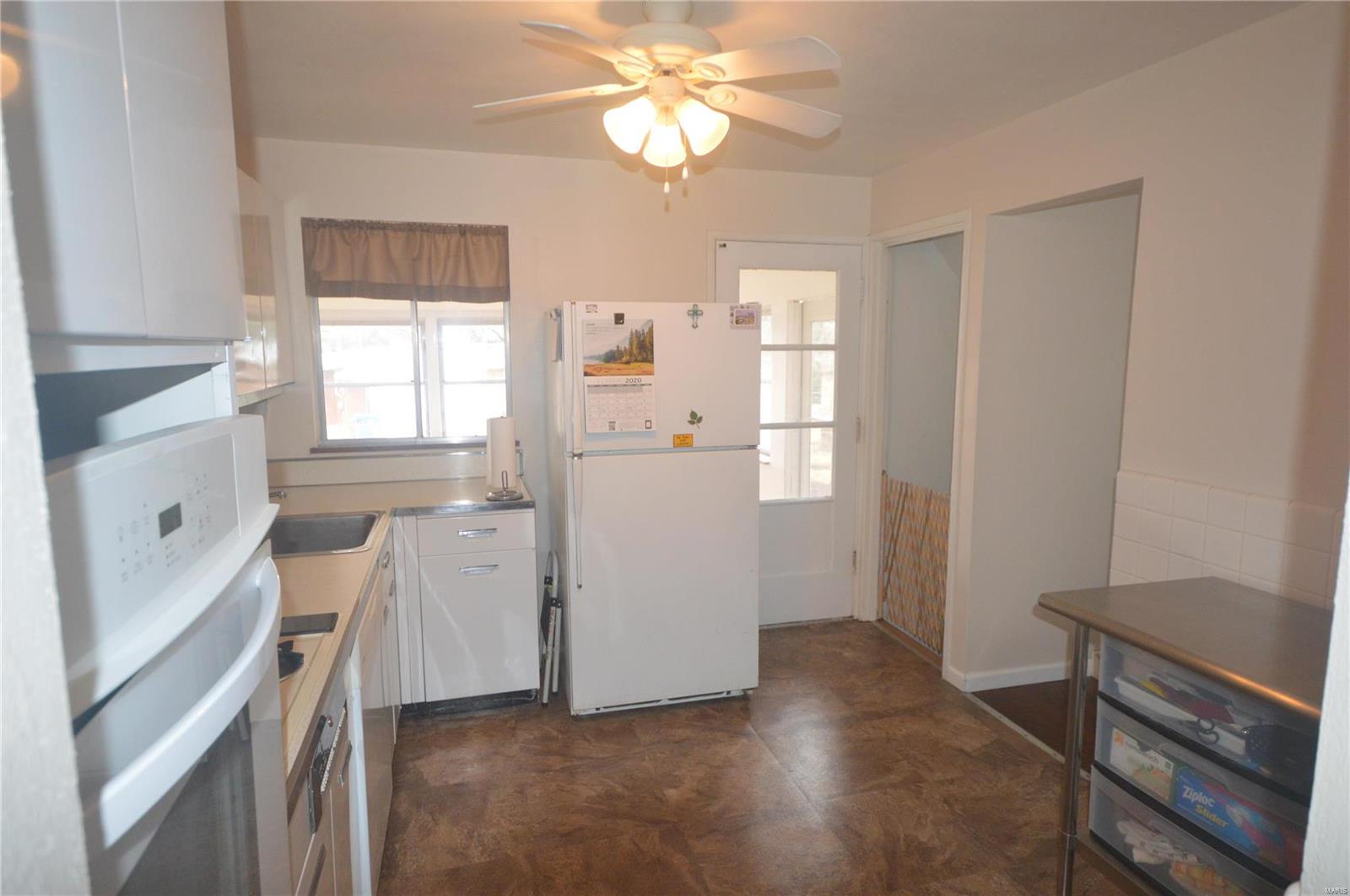 2268 Brown Road St. Louis, MO 63114 - Photo 16 of 23 Gallery Image 16