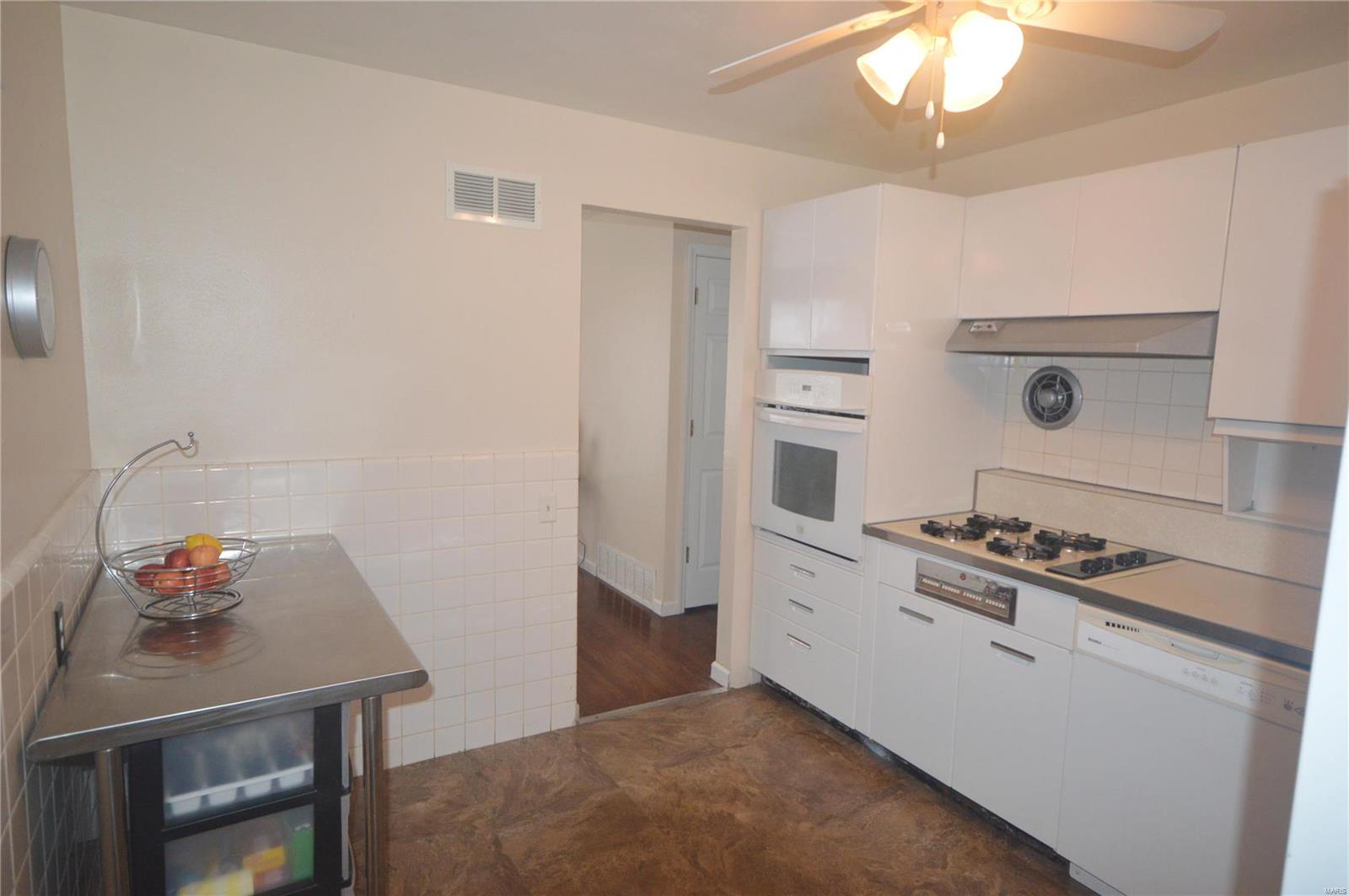 2268 Brown Road St. Louis, MO 63114 - Photo 18 of 23 Gallery Image 18