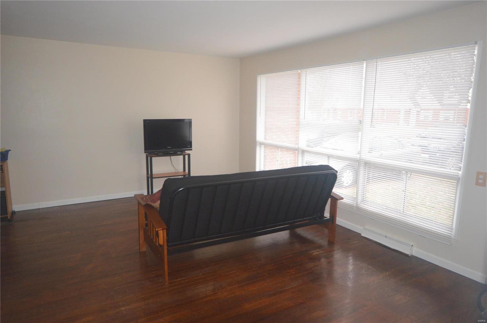 2268 Brown Road St. Louis, MO 63114 - Photo 5 of 23 Gallery Image 5