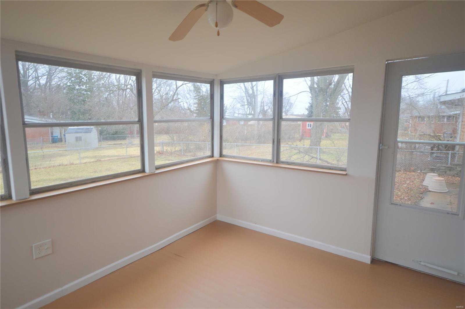 2268 Brown Road St. Louis, MO 63114 - Photo 6 of 23 Gallery Image 6