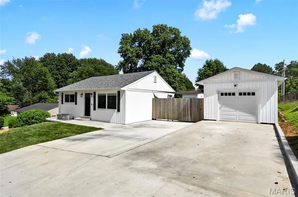 $250,000 | 11 Robin Drive, St. Charles, MO 63301