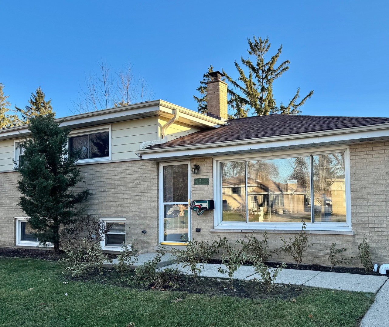 1411 Anthony Road Wheeling, IL 60090 - Photo 13 of 37