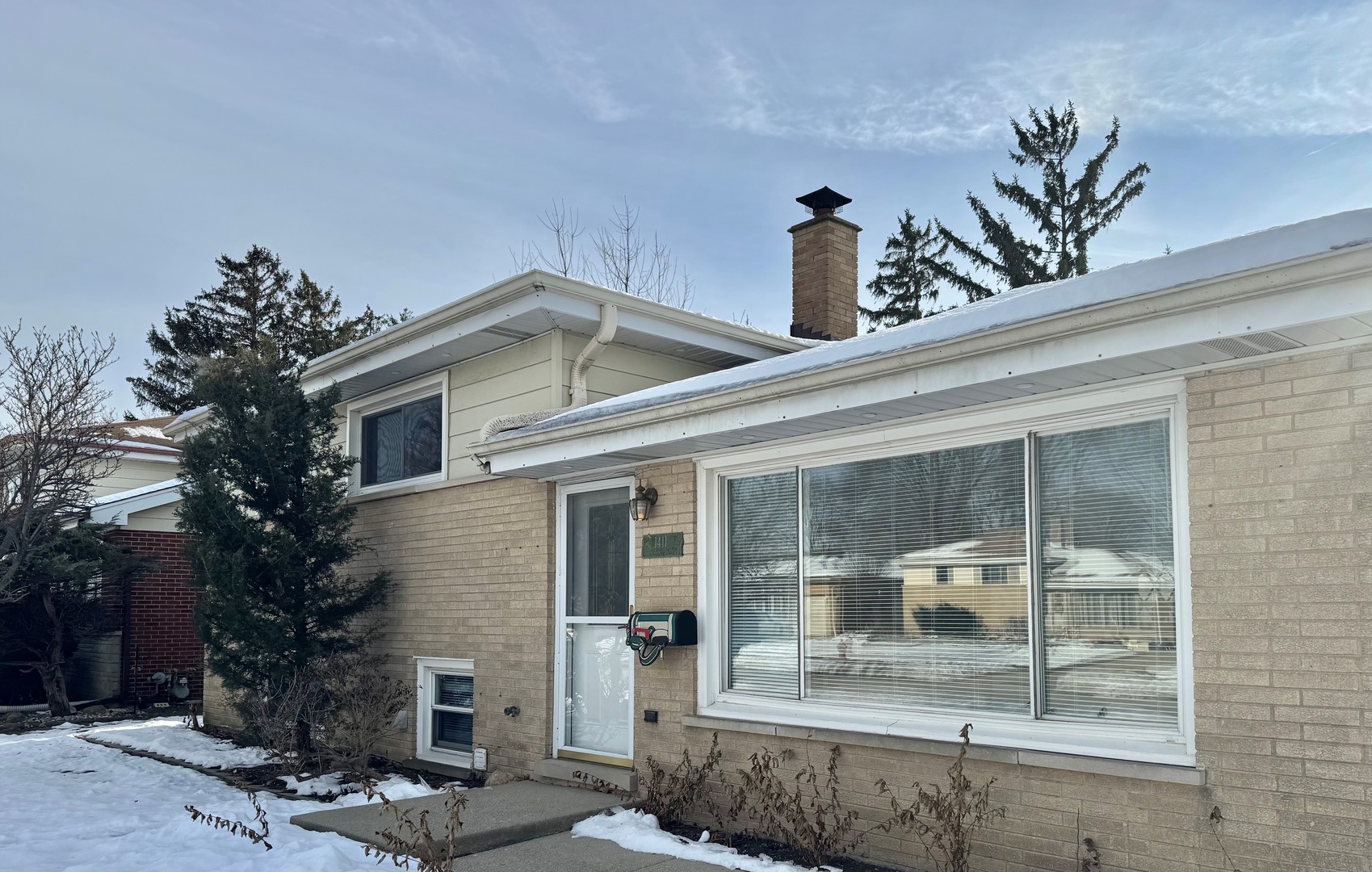 1411 Anthony Road Wheeling, IL 60090 - Photo 2 of 37