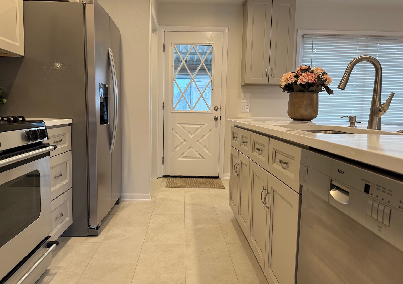 1411 Anthony Road Wheeling, IL 60090 - Photo 23 of 37