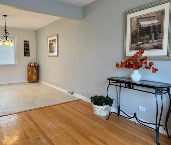 $434,000 | 1411 Anthony Road, Wheeling, IL 60090