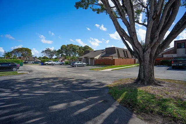 $2,900 | 4143 Palm Bay Circle, Unit A, West Palm Beach, FL 33406