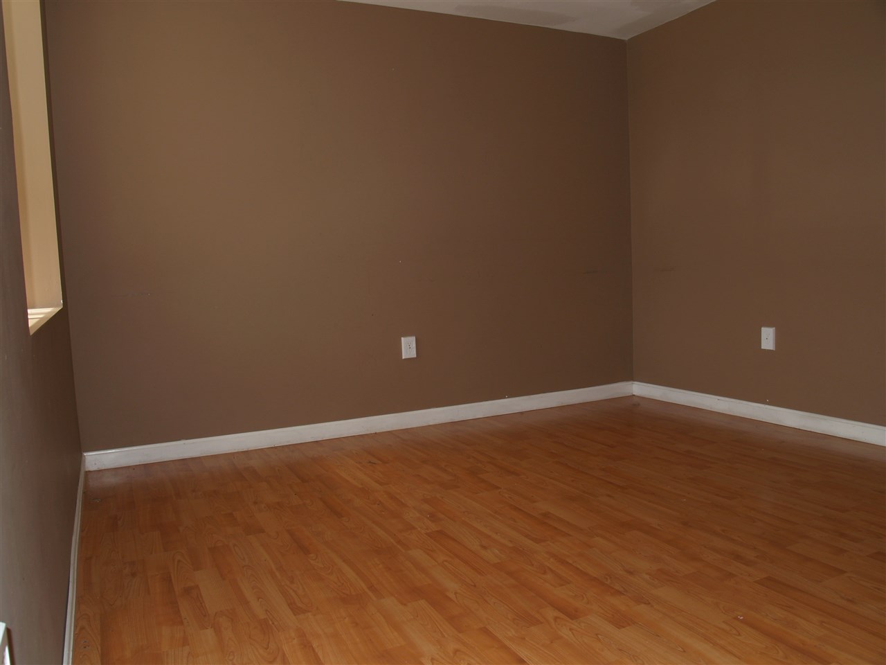 10 Clinton Court, Unit 10 Merrimack, NH 03054 - Photo 2 of 17 Gallery Image 2