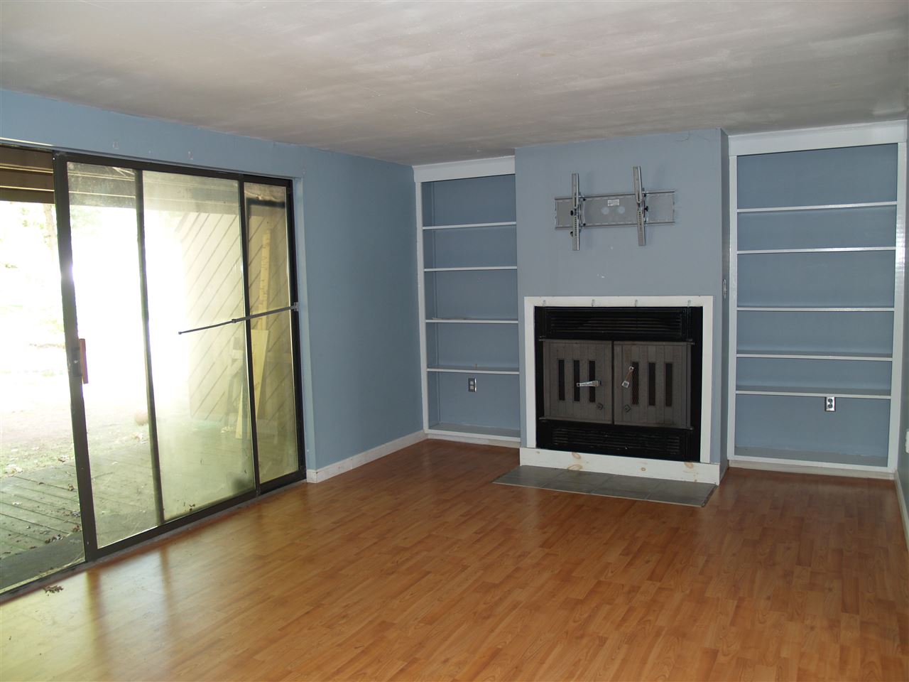 10 Clinton Court, Unit 10 Merrimack, NH 03054 - Photo 6 of 17 Gallery Image 6