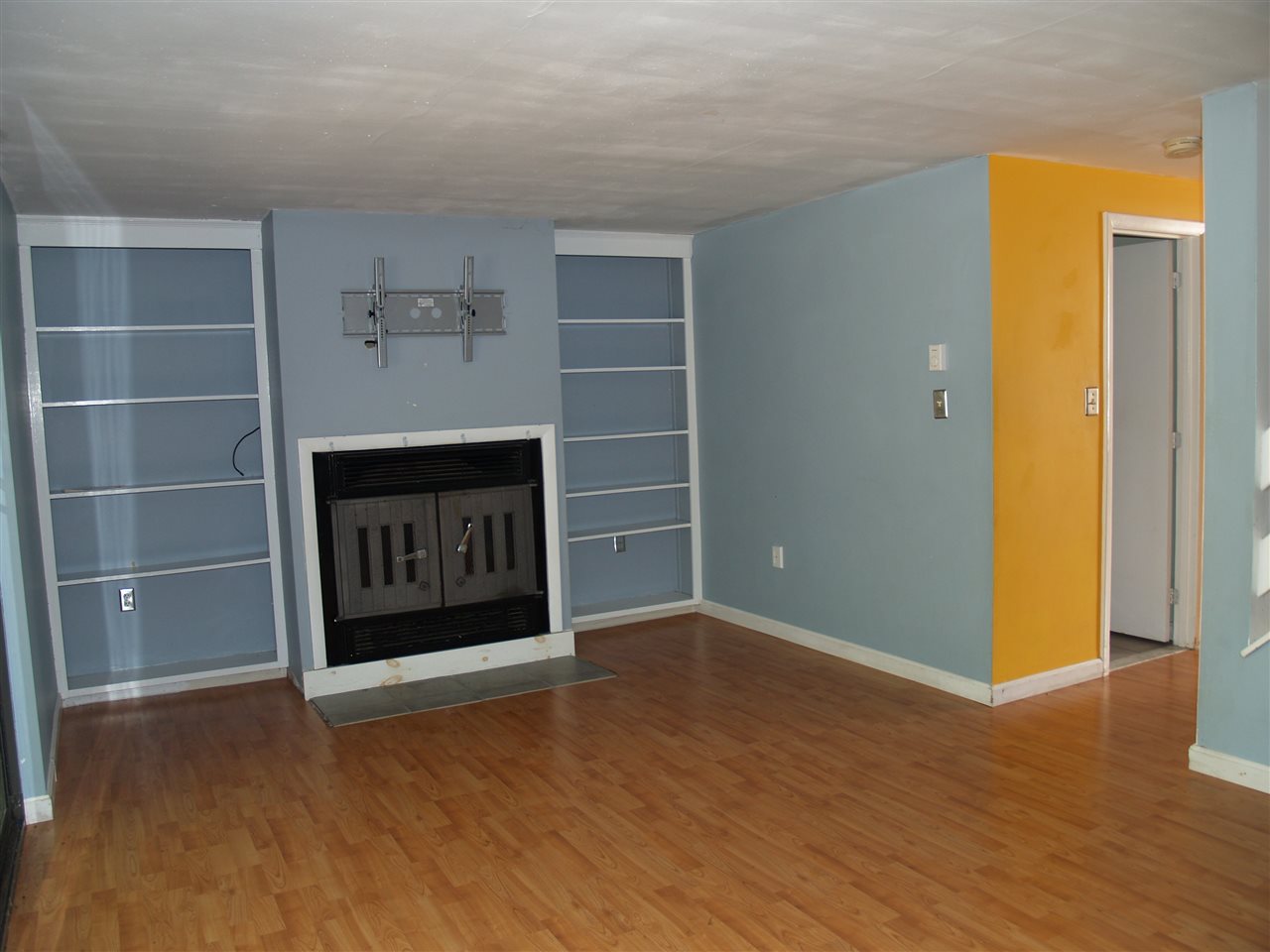 10 Clinton Court, Unit 10 Merrimack, NH 03054 - Photo 8 of 17 Gallery Image 8