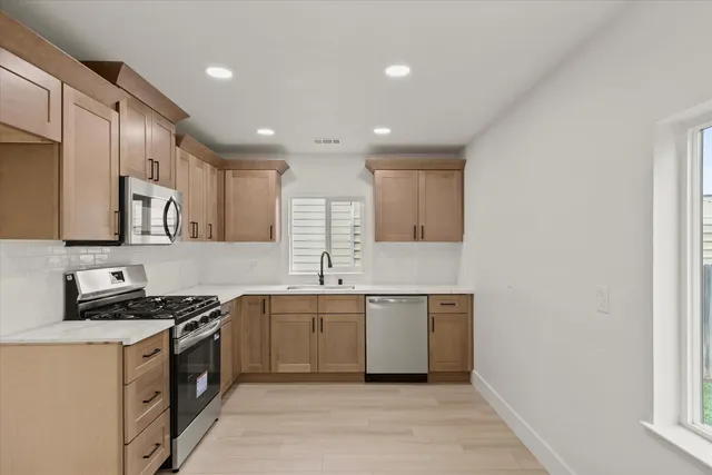 $299,000 | 811 Francis Way, Yuba City, CA 95991