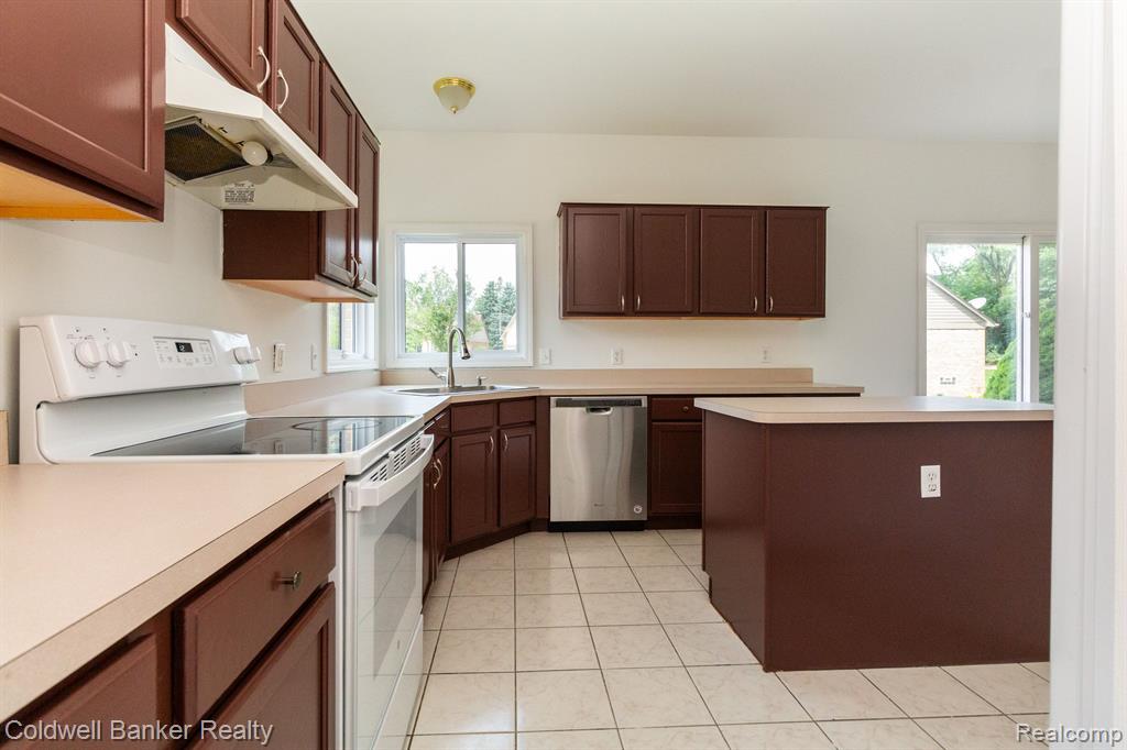 3870 Beechcrest Road Rochester Hills, MI 48309 - Photo 14 of 47