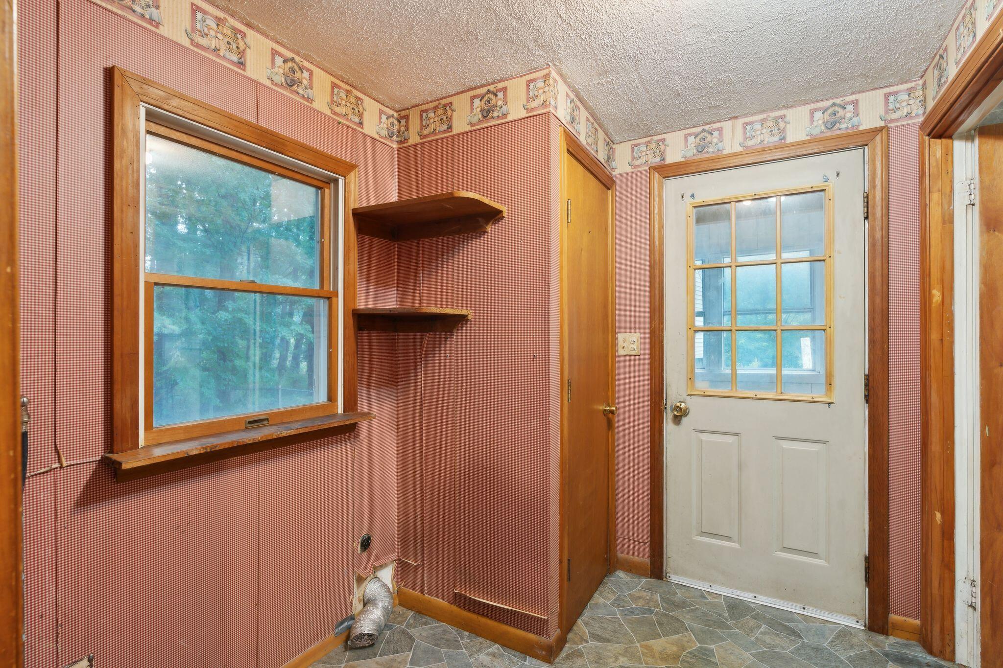 240 River Road Arundel, ME 04046 - Photo 27 of 40 Back Hallway