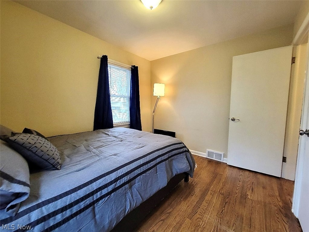 1297 Avondale Road Cleveland, OH 44121 - Photo 19 of 32