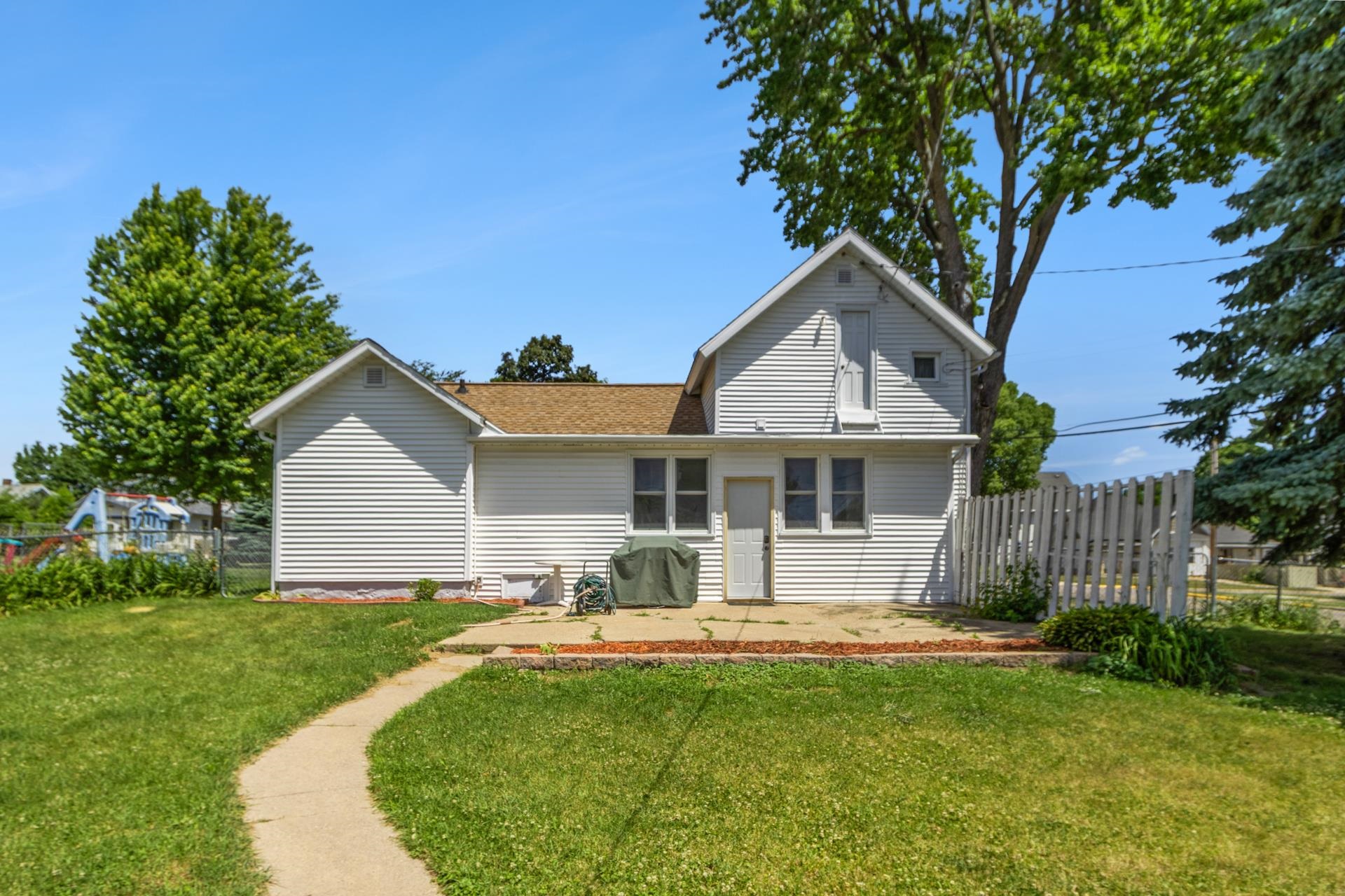 528 4th Street Baraboo, WI 53913 - Photo 27 of 29
