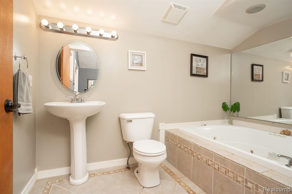 3611 Hogback Road Fowlerville, MI 48836 - Photo 22 of 22 Gallery Image 22