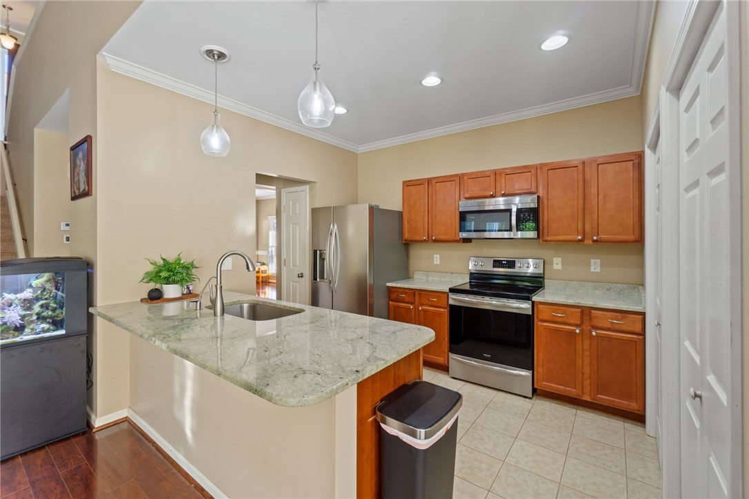 226 Streams Way Anderson, SC 29625 - Photo 3 of 25 Kitchen
