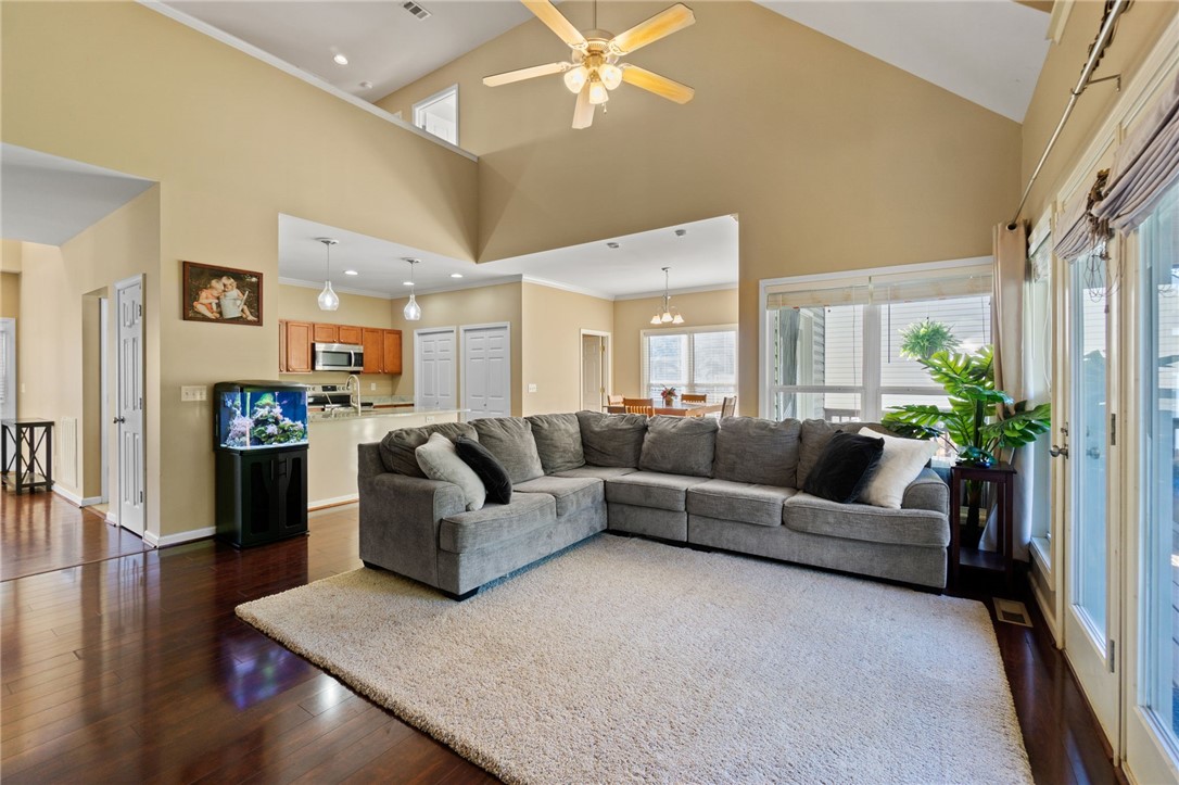 226 Streams Way Anderson, SC 29625 - Photo 5 of 25 Living room
