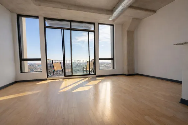 $225,000 | 1550 South Blue Island Avenue, Unit 721, Chicago, IL 60608
