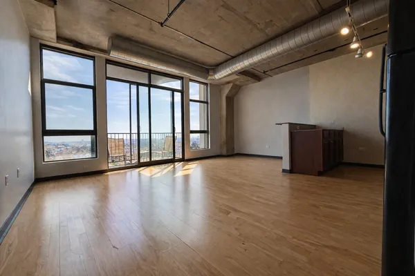 $225,000 | 1550 South Blue Island Avenue, Unit 721, Chicago, IL 60608