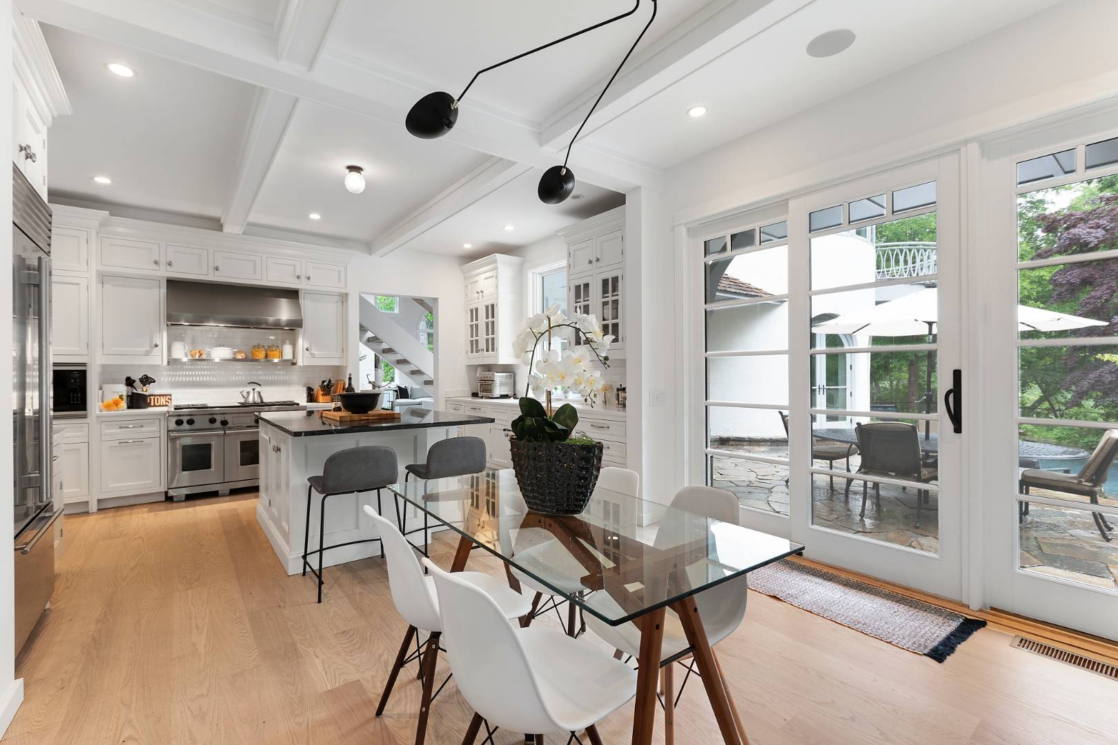 112 Georgica Close Road East Hampton, NY 11937 - Photo 10 of 46 a living room with stainless steel appliances kitchen island granite countertop furniture and a view of kitchen
