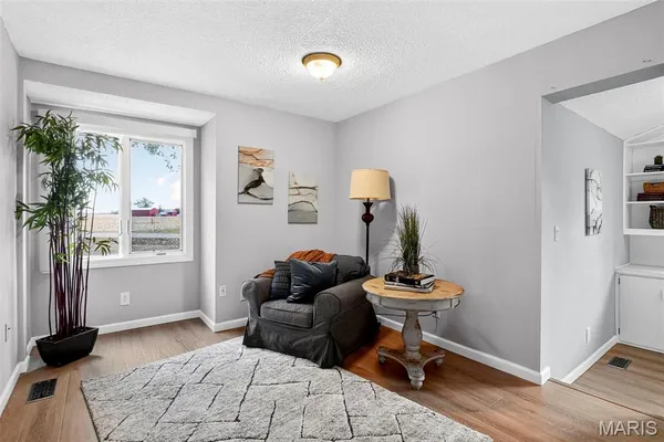 $345,000 | 313 Hazelwood Drive, Alhambra, IL 62001