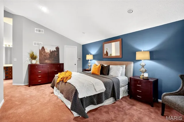 $345,000 | 313 Hazelwood Drive, Alhambra, IL 62001