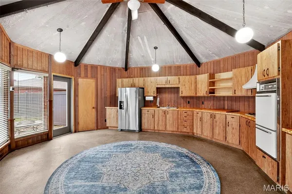 $345,000 | 313 Hazelwood Drive, Alhambra, IL 62001
