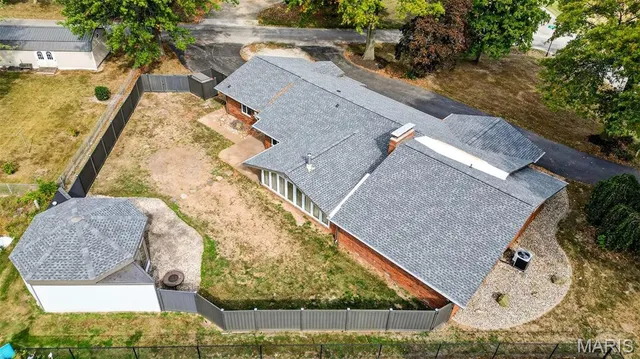 $345,000 | 313 Hazelwood Drive, Alhambra, IL 62001