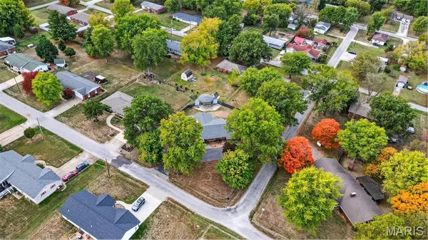 $345,000 | 313 Hazelwood Drive, Alhambra, IL 62001