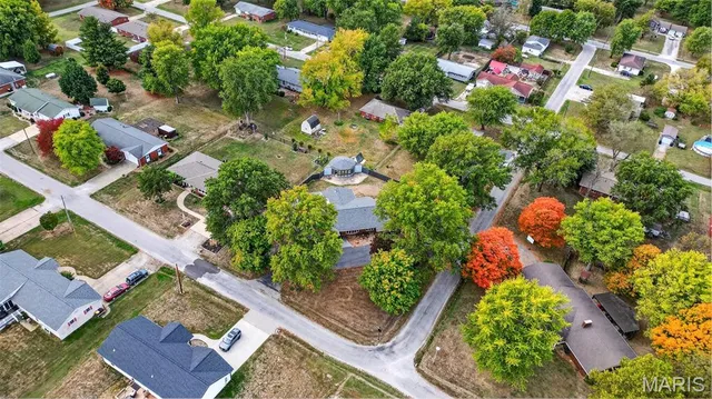 $345,000 | 313 Hazelwood Drive, Alhambra, IL 62001