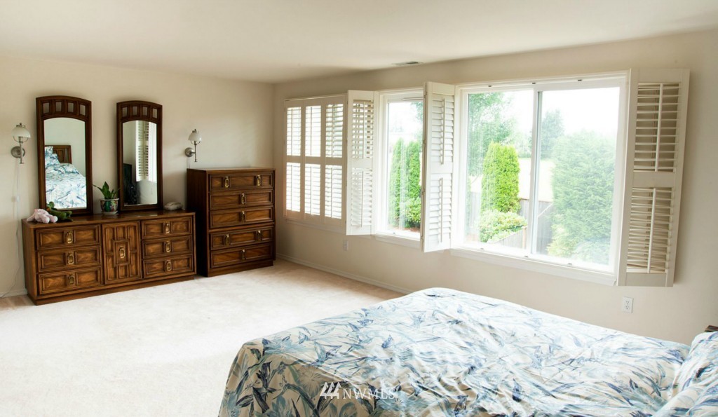 4402 Northeast 7th Place Renton, WA 98059 - Photo 8 of 12