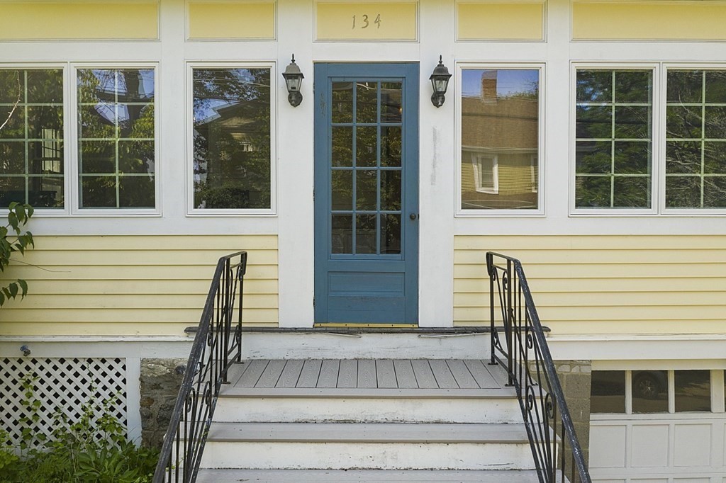 134 Bellevue Road Lynn, MA 01904 - Photo 2 of 36 Gallery Image 2