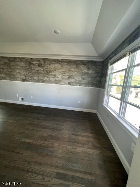 454 3rd Avenue Elizabeth Port, NJ 07206 - Photo 11 of 11 a view of room and window