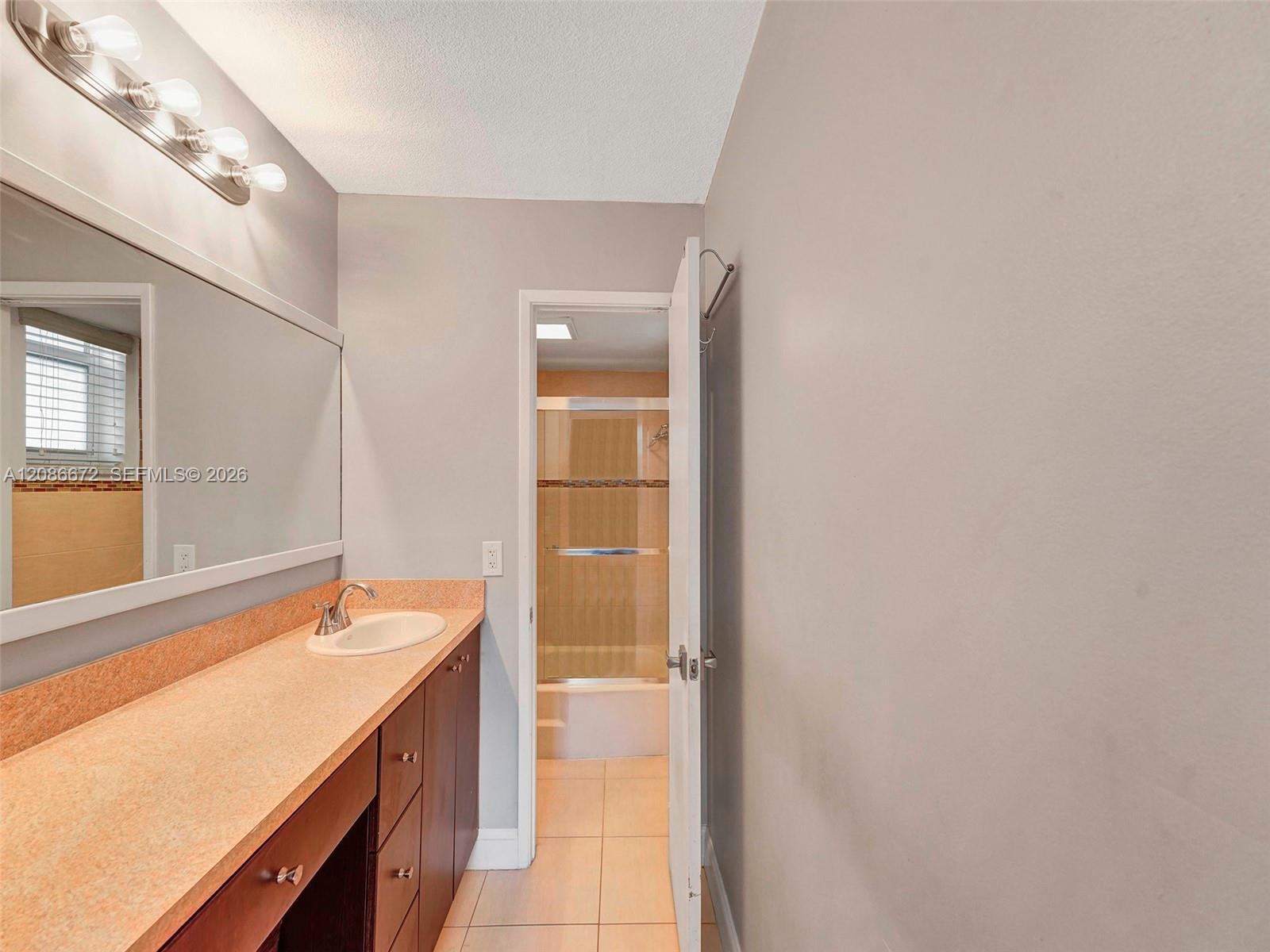 1658 Bay Road, Unit 303 Miami Beach, FL 33139 - Photo 28 of 42 Gallery Image 28