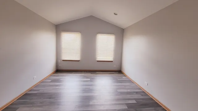 $2,100 | 2592 Hillsboro Boulevard, Unit 2592, Aurora, IL 60503