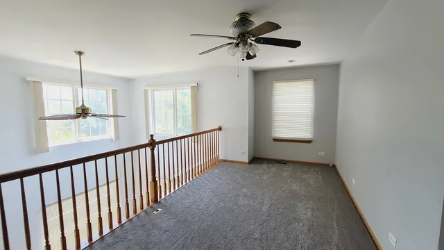 $2,100 | 2592 Hillsboro Boulevard, Unit 2592, Aurora, IL 60503