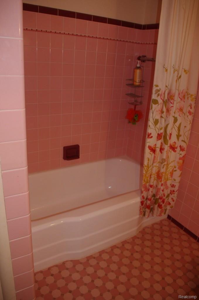 135 Croswell Street Romeo, MI 48065 - Photo 14 of 23 14.jpg