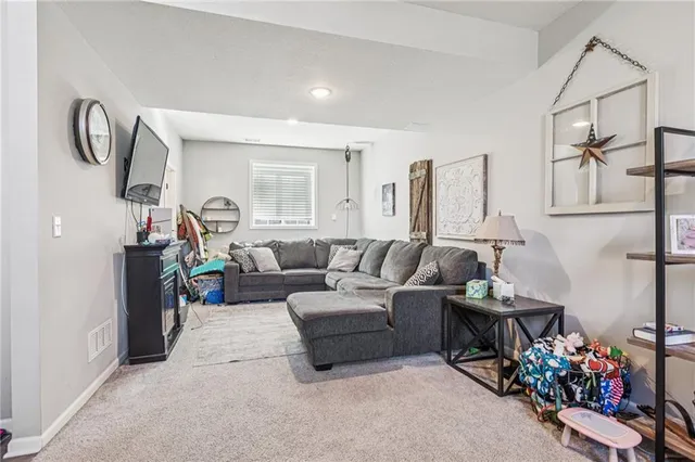 $380,000 | 409 Lilly Lane, Liberty, MO 64068