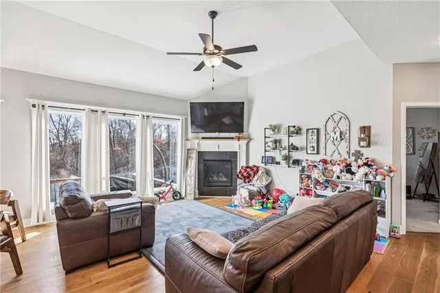 $380,000 | 409 Lilly Lane, Liberty, MO 64068