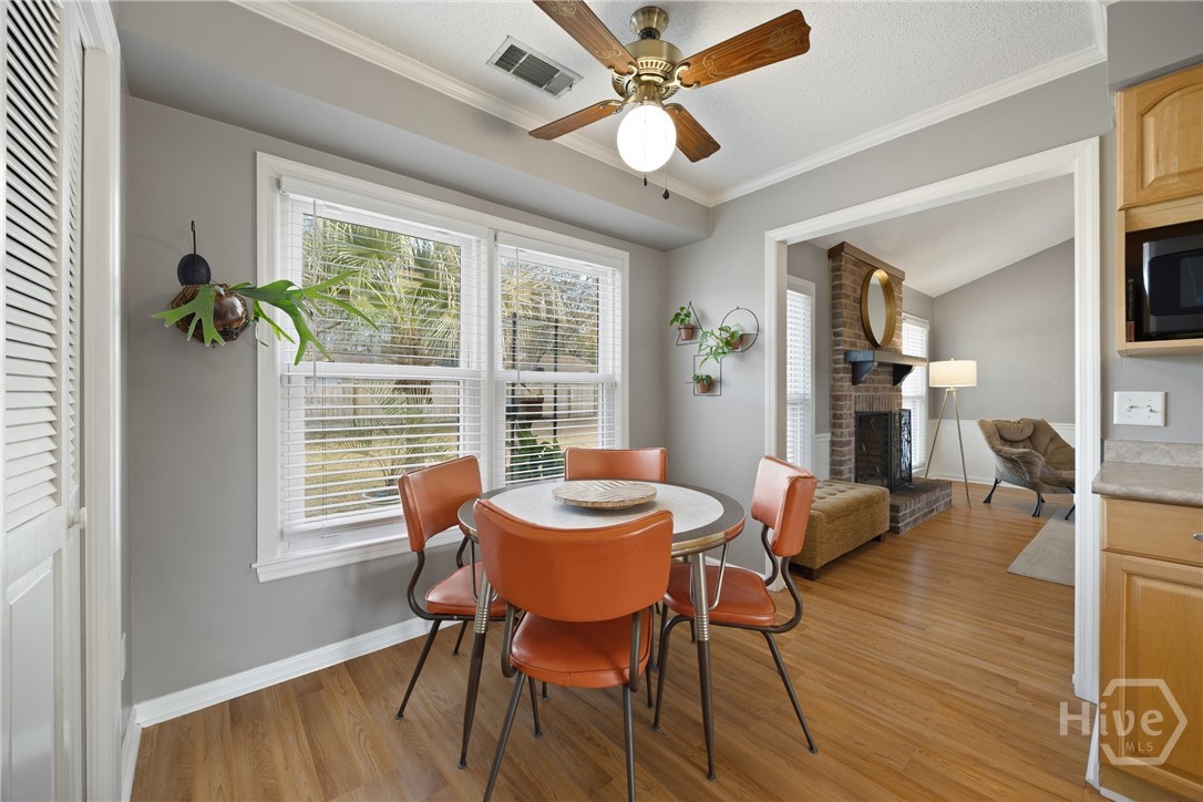 46 North Nicholson Circle Savannah, GA 31419 - Photo 11 of 43 Breakfast Area between the Living Room and Kitchen