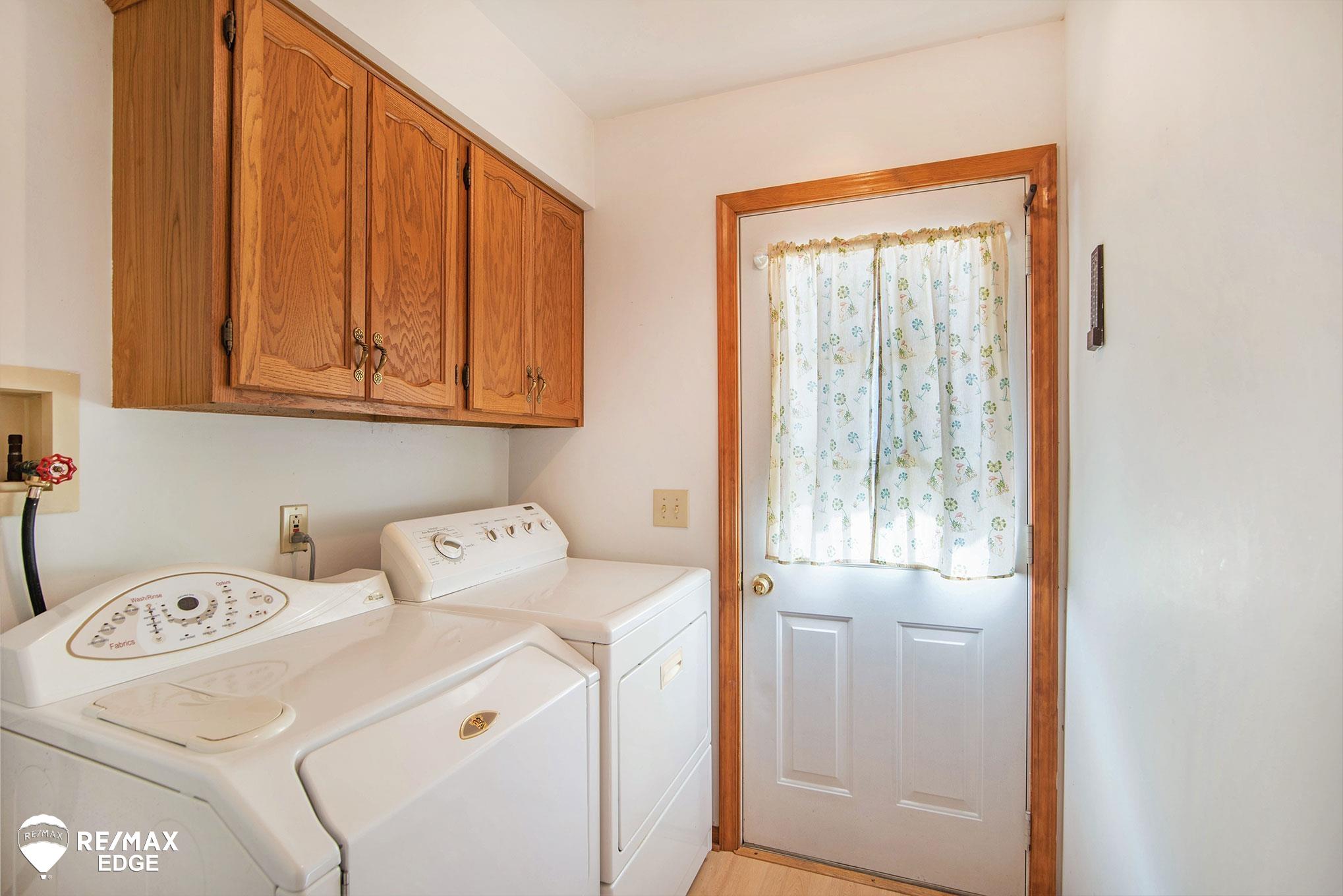 102 Gray Road Lapeer, MI 48446 - Photo 21 of 39 50103820-21.JPG