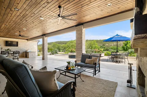 $1,699,000 | 811 Wade Road, Canyon Lake, TX 78132