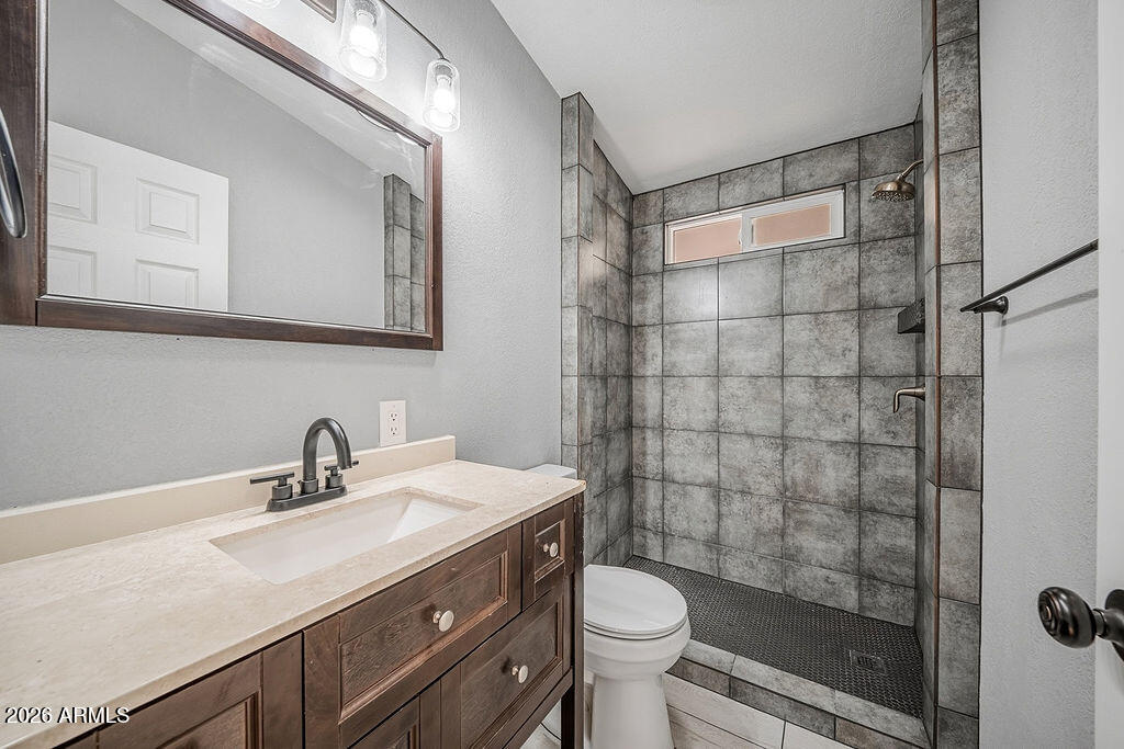 2000 South Apache Road, Unit 91 Buckeye, AZ 85326 - Photo 15 of 25 Guest Bathroom