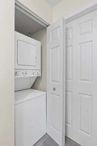 $2,400 | 1725 Pickwick Lane, Glenview, IL 60026