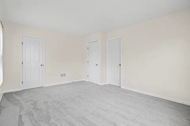 $2,400 | 1725 Pickwick Lane, Glenview, IL 60026