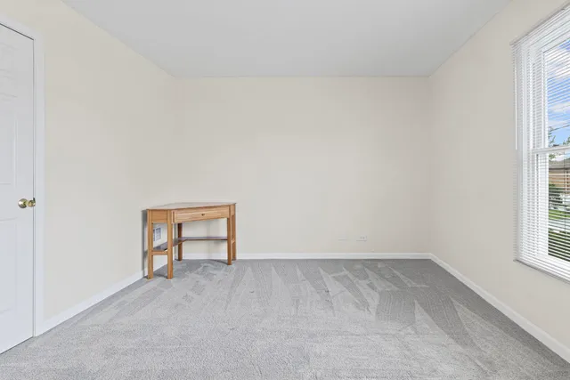 $2,400 | 1725 Pickwick Lane, Glenview, IL 60026