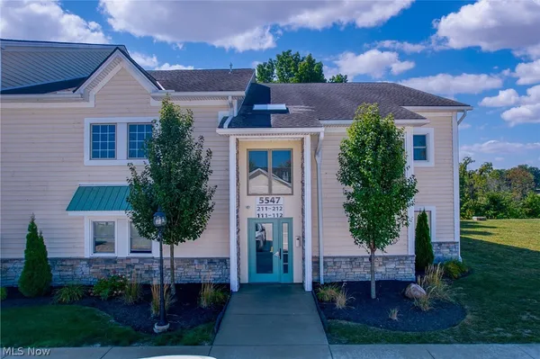 $192,000 | 5547 Beavercrest Drive, Unit 211, Lorain, OH 44053