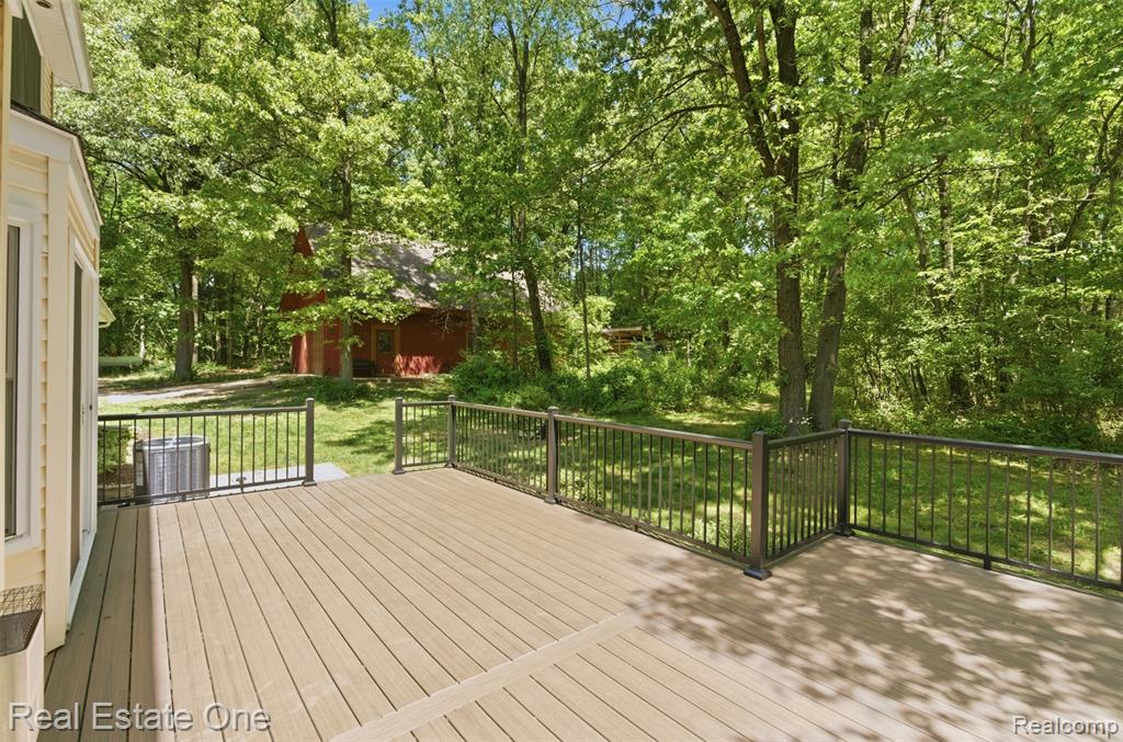 3559 Perry Lake Road Ortonville, MI 48462 - Photo 10 of 41