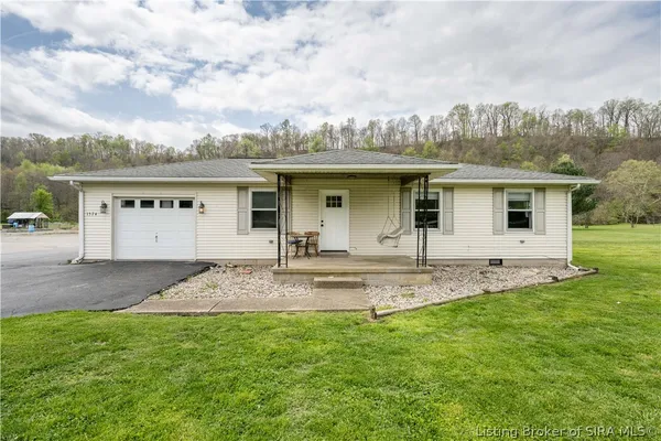 $194,500 | 1574 West Water Street, Borden, IN 47106